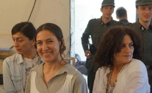 Θρήνος στις «Άγριες Μέλισσες»: Πέθανε η ενδυματολόγος – σκηνογράφος Γιούλα Ζωιοπούλου